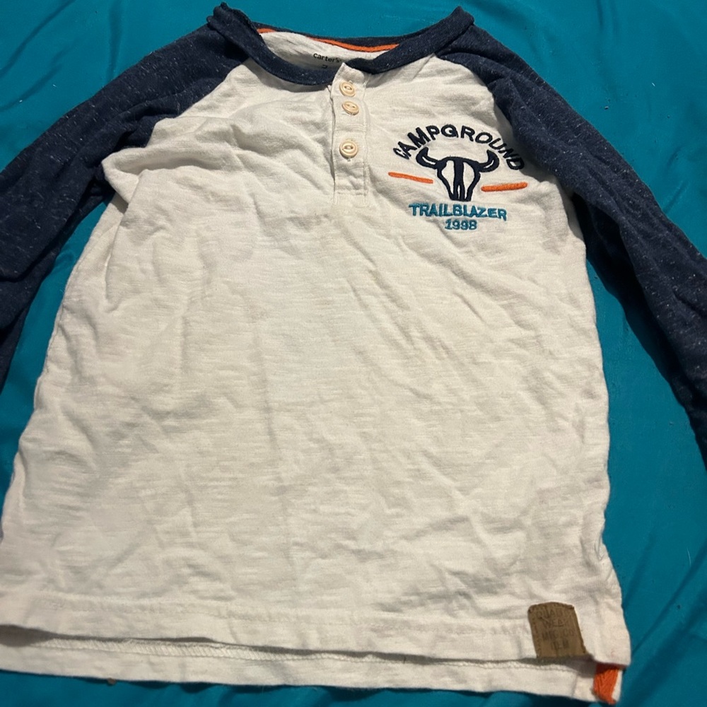 I’m selling a long sleeve shirt